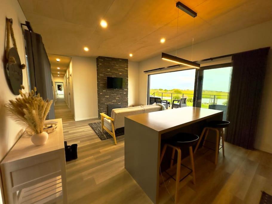 Luxury Absolute Ocean View Lodge Waverley Exterior photo
