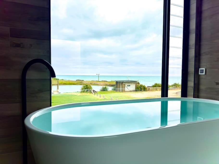 Luxury Absolute Ocean View Lodge Waverley Exterior photo